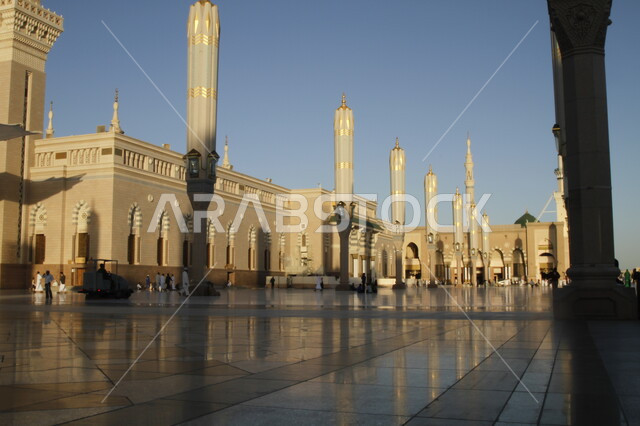 المسجد النبوي الشريف في المدينة المنورة بالمملكة العربية السعودية، الحرم النبوي الشريف، أماكن إسلامية مقدسة، إسلاميات وعبادة، المعالم الدينية الإسلامية، المجمع الخارجي للمسجد النبوي في المدينة المنورة