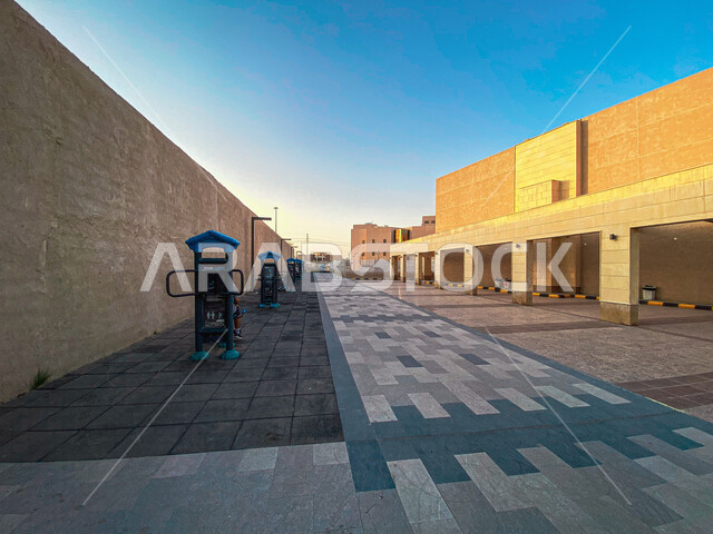 المعالم الأثرية الدينية السياحية في السعودية، صورة لممشى قصر إبراهيم التاريخي في محافظة الأحساء في مدينة الهفوف بالمملكة العربية السعودية، المباني التاريخية القديمة