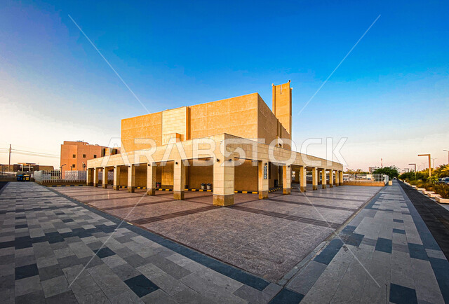 المعالم الأثرية الدينية السياحية في السعودية، صورة لممشى قصر إبراهيم التاريخي في محافظة الأحساء في مدينة الهفوف بالمملكة العربية السعودية، المباني التاريخية القديمة