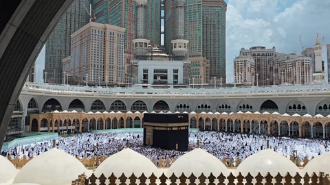 المسجد الحرام أهم مسجد في الإسلام، وبه مبنى الكعبة،