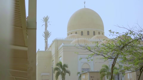 منظر طبيعي خارجي جميل للمسجد والحديقة الطبيعية