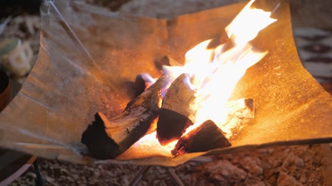 ليلة نار المخيم المتوهجة في المملكة العربية السعودية