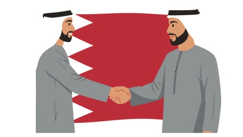 الشراكة في الأعمال والمشاريع، صداقات وتعارف وبناء علاقات اجتماعية، مفهوم الرجولة والثقة بالنفس, رجلان عربيان خليجيان قطريان يرتديان الثوب التقليدي والغترة يقومان بمصافحة بعضهما، الأناقة والاهتمام بالمظهر الخارجي، خلفية بيضاء ، فيكتور اليستريتور