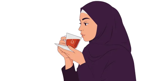 احتساء المشروبات الساخنه والأعشاب الشتوية الدافئة،, امرأة عربية خليجية سعودية محجبة ترتدي عباءة  تقوم بشرب الشاي,  خلفية بيضاء، فيكتور اليستريتور