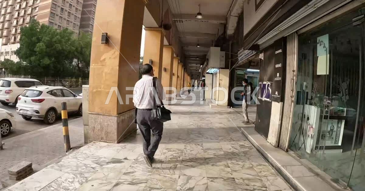 The old popular areas, hyperlabs for the markets in the neighborhoods