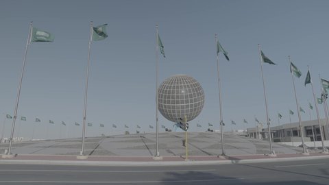 ميدان الكرة الارضية في جدة، معالم جدة المشهورة، زحمة السير في النهار, حركة مرور السيارات في المدينة، تطوير الطرقات والشوارع في البلاد, التوسع والتطور العمراني في المملكة العربية السعودية