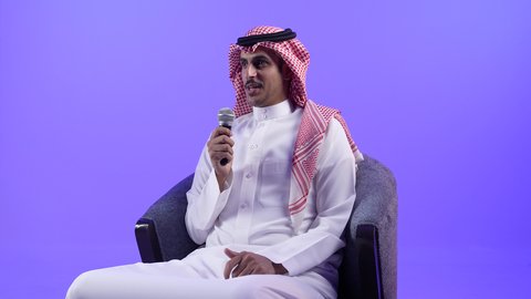 إقامة الندوات وورش العمل والتحاور والنقاش مع الآخرين،إلقاء الخطابات والكلمات التوعوية، تسجيل المقاطع الصوتية والغنائية، تصوير لشاب عربي خليجي بحريني يرتدي الثوب التقليدي والشماغ يجلس على كرسي ويمسك مكبر الصوت بيده