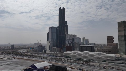  الأبراج المالية والاقتصادية والمنشأت المعمارية، المعالم السياحية المشهورة، حركة المرور في طرق وشوارع مدينة الرياض، مركز الملك عبد الله المالي ( كافد ) في المملكة العربية السعودية، النمو والتقدم العمراني على الطراز الحديث