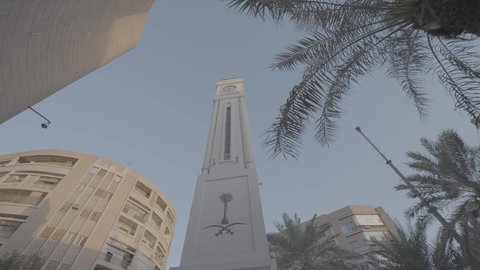  الاهتمام بزراعة الأشجار في المدن السياحية، اماكن لجذب السياح من انحاء العالم، المباني الطينية التراثية والمعالم الأثرية في المملكة العربية السعودية، الفن الهندسي المعماري على الطراز القديم، متحف قصر المصمك التاريخي في مدينة الرياض