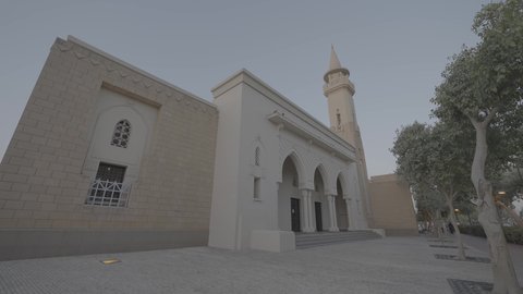  الاهتمام بزراعة الأشجار في المدن السياحية، اماكن لجذب السياح من انحاء العالم، المباني الطينية التراثية والمعالم الأثرية في المملكة العربية السعودية، الفن الهندسي المعماري على الطراز القديم، متحف قصر المصمك التاريخي في مدينة الرياض