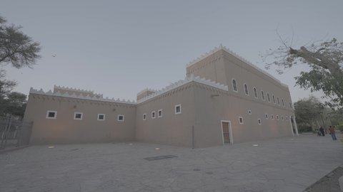 قصر المربع التاريخي في مدينة الرياض، العراقة والأصالة والتمسك بالتراث السعودي، معالم و أماكن سياحية مشهورة، التصميم و الفن الهندسي المعماري للمباني الطينية على الطراز القديم، المواقع الأثرية  في المملكة العربية السعودية