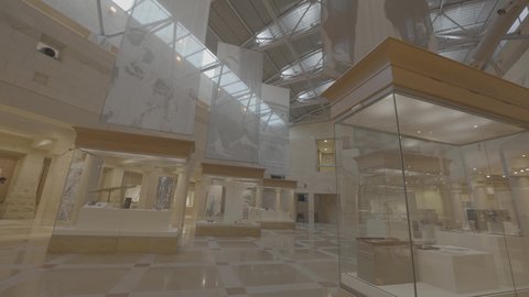 معروضات اثرية داخل قصر المربع التاريخي في مدينة الرياض، العراقة والأصالة والتمسك بالتراث السعودي، معالم و أماكن سياحية مشهورة، التصميم و الفن الهندسي المعماري للمباني الطينية على الطراز القديم، المواقع التاريخية في المملكة العربية السعودية