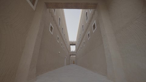 قصر المربع التاريخي في مدينة الرياض، العراقة والأصالة والتمسك بالتراث السعودي، معالم و أماكن سياحية مشهورة، التصميم و الفن الهندسي المعماري للمباني الطينية على الطراز القديم، المواقع الأثرية  في المملكة العربية السعودية