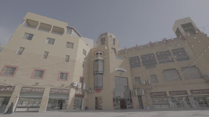سوق الحلة وسط البلد في مدينة الرياض نهارا, المعالم التاريخية القديمة في العاصمة, الأسواق الشعبية التقليدية الأثرية, الأماكن السياحية التراثية المشهورة في المملكة العربية السعودية, مناطق جذب واستقطاب السياح