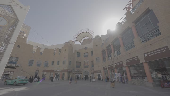 سوق الحلة وسط البلد في مدينة الرياض نهارا, المعالم التاريخية القديمة في العاصمة, الأسواق الشعبية التقليدية الأثرية, الأماكن السياحية التراثية المشهورة في المملكة العربية السعودية, مناطق جذب واستقطاب السياح