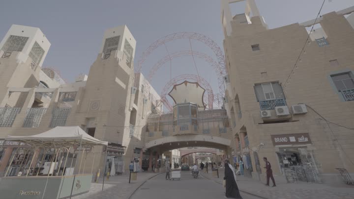 سوق الحلة وسط البلد في مدينة الرياض نهارا, المعالم التاريخية القديمة في العاصمة, الأسواق الشعبية التقليدية الأثرية, الأماكن السياحية التراثية المشهورة في المملكة العربية السعودية, مناطق جذب واستقطاب السياح