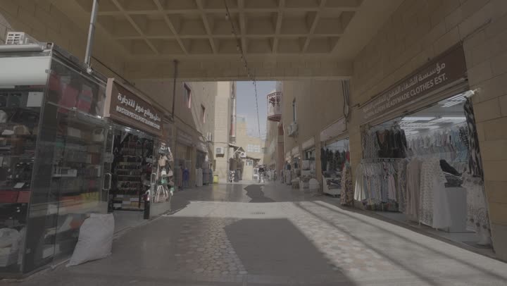 سوق الحلة وسط البلد في مدينة الرياض نهارا, المعالم التاريخية القديمة في العاصمة, الأسواق الشعبية التقليدية الأثرية, الأماكن السياحية التراثية المشهورة في المملكة العربية السعودية, مناطق جذب واستقطاب السياح