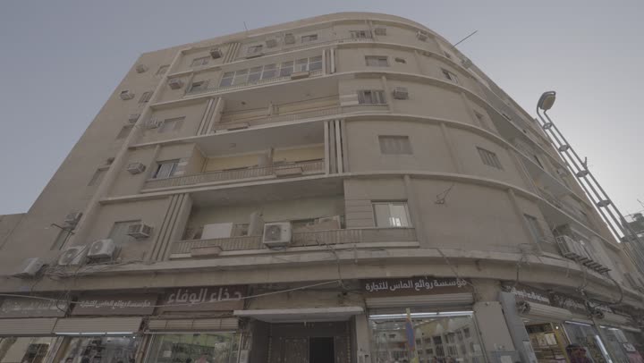 سوق الحلة وسط البلد في مدينة الرياض نهارا, المعالم التاريخية القديمة في العاصمة, الأسواق الشعبية التقليدية الأثرية, الأماكن السياحية التراثية المشهورة في المملكة العربية السعودية, مناطق جذب واستقطاب السياح