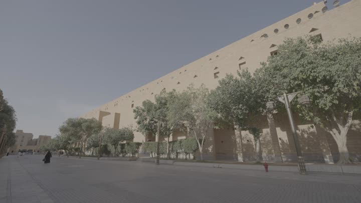 مبنى المحكمة العامة في قصر الحكم بمدينة الرياض, الاهتمام بالمرافق والخدمات العامة بالمملكة العربية السعودية، الساحة الخارجية لميدان العدل، الفن الهندسي المعماري للمراكز التجارية والسياسية المشهورة في العاصمة