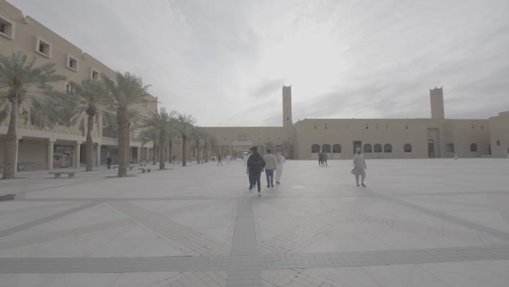 مبنى المحكمة العامة في قصر الحكم بمدينة الرياض, الاهتمام بالمرافق والخدمات العامة بالمملكة العربية السعودية، الساحة الخارجية لميدان العدل، الفن الهندسي المعماري للمراكز التجارية والسياسية المشهورة في العاصمة