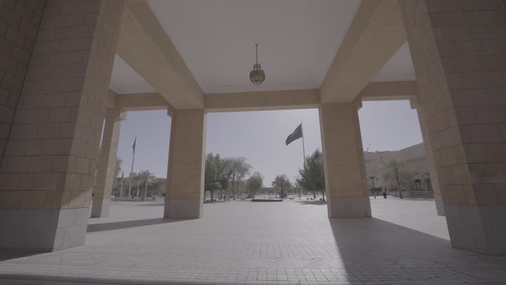 مبنى المحكمة العامة في قصر الحكم بمدينة الرياض, الاهتمام بالمرافق والخدمات العامة بالمملكة العربية السعودية، الساحة الخارجية لميدان العدل، الفن الهندسي المعماري للمراكز التجارية والسياسية المشهورة في العاصمة