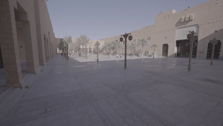 مبنى المحكمة العامة في قصر الحكم بمدينة الرياض, الاهتمام بالمرافق والخدمات العامة بالمملكة العربية السعودية، الساحة الخارجية لميدان العدل، الفن الهندسي المعماري للمراكز التجارية والسياسية المشهورة في العاصمة