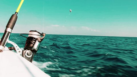 ممارسة مهنة الصيد البحرية,  هواية ومهارة اصطياد الاسماك, الاستمتاع في ممارسة مهن الملاحه قديماً , حرف يدوية شعبية, تصوير مقرب لصنارة صيد السمك من البحر الاحمر في المملكة العربية السعودية