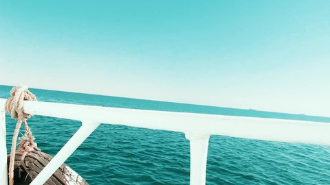 ممارسة مهنة الصيد البحرية,  هواية ومهارة اصطياد الاسماك, الاستمتاع في ممارسة مهن الملاحه قديماً , حرف يدوية شعبية, تصوير مقرب لصنارة صيد السمك من البحر الاحمر في المملكة العربية السعودية