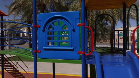 الحدائق والمنتزهات الترفيهية في المملكة العربية السعودية، المساحات الخضراء الواسعه، معلم ومكان طبيعي سياحي مشهور, ألعاب ترفيه ومتعة وتسليه للاولاد في احدى حدائق مدينة حائل، منتزه عائلي ترفيهي