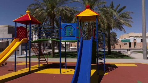 الحدائق والمنتزهات الترفيهية في المملكة العربية السعودية، المساحات الخضراء الواسعه، معلم ومكان طبيعي سياحي مشهور, ألعاب ترفيه ومتعة وتسليه للاولاد في احدى حدائق مدينة حائل، منتزه عائلي ترفيهي