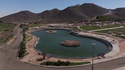 الحدائق والمنتزهات الترفيهية في المملكة العربية السعودية، المساحات الخضراء الواسعه، معلم ومكان طبيعي سياحي مشهور, ألعاب ترفيه ومتعة وتسليه للاولاد في احدى حدائق مدينة حائل، منتزه عائلي ترفيهي