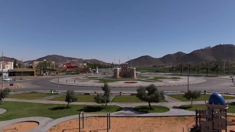 الحدائق والمنتزهات الترفيهية في المملكة العربية السعودية، المساحات الخضراء الواسعه، معلم ومكان طبيعي سياحي مشهور, ألعاب ترفيه ومتعة وتسليه للاولاد في احدى حدائق مدينة حائل، منتزه عائلي ترفيهي