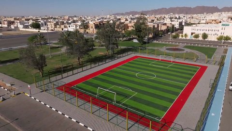 الحدائق والمنتزهات الترفيهية في المملكة العربية السعودية، المساحات الخضراء الواسعه، معلم ومكان طبيعي سياحي مشهور, ألعاب ترفيه ومتعة وتسليه للاولاد في احدى حدائق مدينة حائل، منتزه عائلي ترفيهي