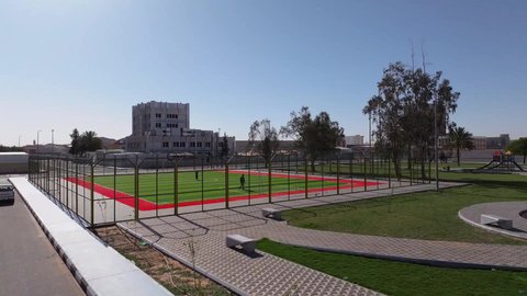 الحدائق والمنتزهات الترفيهية في المملكة العربية السعودية، المساحات الخضراء الواسعه، معلم ومكان طبيعي سياحي مشهور, ألعاب ترفيه ومتعة وتسليه للاولاد في احدى حدائق مدينة حائل، منتزه عائلي ترفيهي