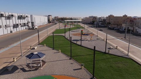 الحدائق والمنتزهات الترفيهية في المملكة العربية السعودية، المساحات الخضراء الواسعه، معلم ومكان طبيعي سياحي مشهور, ألعاب ترفيه ومتعة وتسليه للاولاد في احدى حدائق مدينة حائل، منتزه عائلي ترفيهي