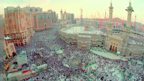  المسجد الحرام من الخارج، العبادة والتقرب إلى الله، أداء مناسك الحج والعمرة، مكان اسلامي ديني مقدس، معلم الحرم المكي الشريف في مدينة مكة المكرمة، الفن المعماري الهندسي على الطراز الإسلامي في المملكة العربية السعودية