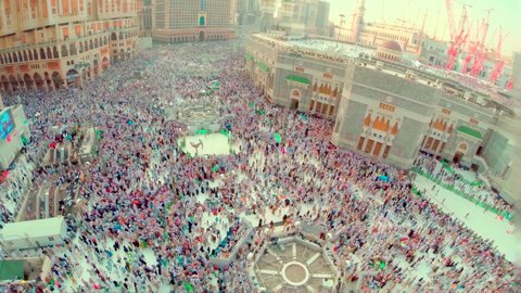  المسجد الحرام من الخارج، العبادة والتقرب إلى الله، أداء مناسك الحج والعمرة، مكان اسلامي ديني مقدس، معلم الحرم المكي الشريف في مدينة مكة المكرمة، الفن المعماري الهندسي على الطراز الإسلامي في المملكة العربية السعودية