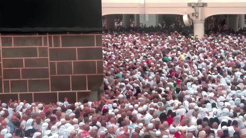 زيارة بيت الله الحرام في مكة المكرمة, أداء مناسك الحج والعمرة, مفهوم العبادة والتقرب إلى الله تعالى, جذب واستقطاب المسلمين من جميع انحاء العالم, الحجاج و المعتمرين يطوفون حول الكعبة المشرفة في الحرم المكي الشريف