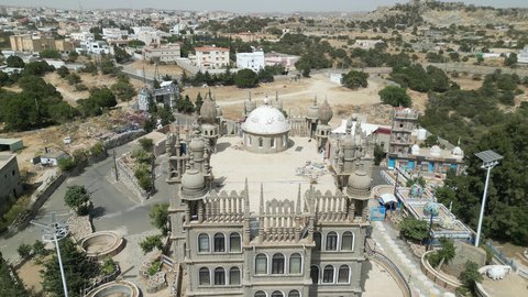 مناطق جذب واستقطاب السياح من كافة دول العالم, قصر المقر للحضارات بالنماص, القرى التراثية الشعبية, أماكن ومعالم سياحيه مشهورة في النهار, الجبال والمرتفعات الطبيعية في المملكة العربية السعودية