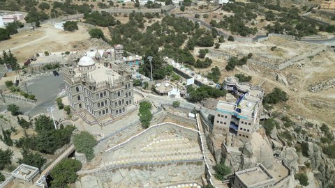 مناطق جذب واستقطاب السياح من كافة دول العالم, قصر المقر للحضارات بالنماص, القرى التراثية الشعبية, أماكن ومعالم سياحيه مشهورة في النهار, الجبال والمرتفعات الطبيعية في المملكة العربية السعودية