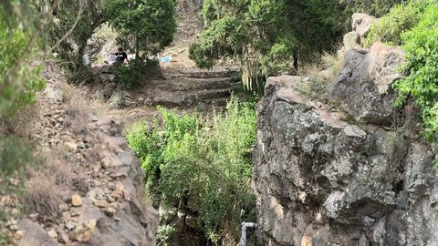 Green natural places and parks, the high Al-Soudah Mountains in the Asir region, famous tourist areas and landmarks, mountainous landscapes on the plateaus and highlands, areas that attract and attract tourists from all over the world to the Kingdom of Saudi Arabia