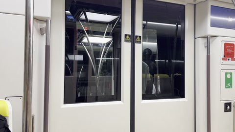 بوابة قطار مترو الرياض في العاصمة، التطوير والتقدم الحضاري وتحسين البنية التحتية  في المملكة العربية السعودية، الاهتمام بالخدمات العامة ووسائل النقل