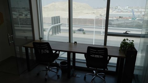 مهنه ووظيفه سعوديه ،مكاتب وشركات خليجيه ، بيئة مكتبية هادئة ومجهزة تعزز الإنتاجية والإبداع ،مكاتب عمل حديثة بإطلالة زجاجية على الشارع الرئيسي