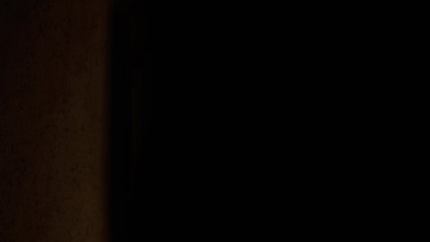 الاستعداد والتجهز للدفاع وحماية الوطن، استخدام السلاح للحفاظ على وممتلكات المملكة، تصوير ظلي لرجل عربي خليجي سعودي يرتدي زي شعبي تقليدي يمسك بيده البندقيه، يوم بدينا  1727 م، ذكرى تأسيس الدولة السعودية الأولى 22 فبراير، سالوييت