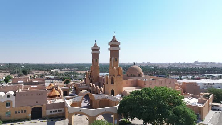 مسجد الزهراء في مدينة البكرية في القصيم، العبادة والتقرب الى الله، مكان ديني اسلامي في عاصمة المملكة العربية السعودية، الفن الهندسي المعماري للمساجد على الطراز الإسلامي, دعوة المسلمين لإقامة الصلاة على وقتها