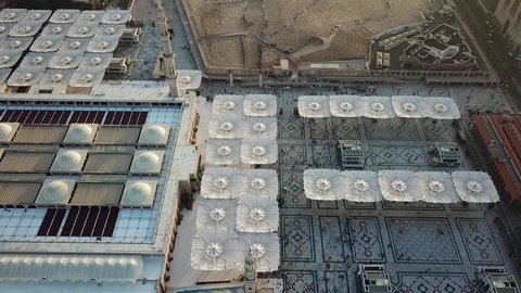  مكان ومعلم ديني مقدس في المملكة العربية السعودية، التصميم والديكور على الطراز الإسلامي، تصوير درون جوي للمظلات الإلكترونية في المسجد النبوي الشريف في المدينه المنورة، مفهوم العبادة والتقرب إلى الله