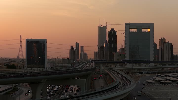 الوجهة الرئيسية للمال والاعمال, الفن الهندسي المعماري على الطراز الحديث والمتطور، تحقيق النهضة الاقتصادية والتجارية, النمو والتقدم العمراني لناطحات السحاب في المملكة العربية السعودية، أبراج مركز الملك عبد الله المالي في مدينة الرياض (كافد)