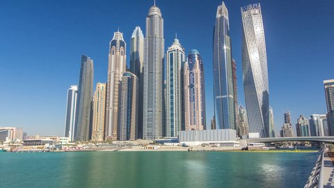 التطور والنمو العمراني للأبراج وناطحات السحاب في دولة الإمارات العربية المتحدة، معالم دبي السياحية المشهورة، الواجهة البحرية المطلة على ساحل الخليج العربي، مرفأ ومرسى اليخوت في مارينا دبي، الفن الهندسي المعماري للمباني والمنشآت المطلة على البحر