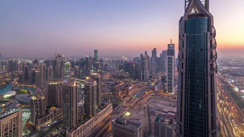 الشوارع والطرقات الاسفلتية المعبدة، حركة مرور السيارات، المباني والمنشآت التجارية في دبي، الفن الهندسي المعماري لبناء الأبراج وناطحات السحاب على الطراز الحديث, الأماكن السياحية المشهورة في الإمارات العربية المتحدة, جذب واستقطاب السياح من جميع أنحاء العالم