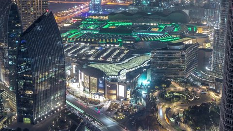 حركة مرور السيارات، المباني والمنشآت التجارية في دبي، الفن الهندسي المعماري لبناء الأبراج وناطحات السحاب على الطراز الحديث، الأماكن السياحية المشهورة في الإمارات العربية المتحدة، جذب واستقطاب السياح من جميع أنحاء العالم، الشوارع والطرقات الاسفلتية المعبدة